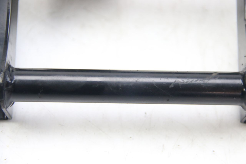 photo de SOPORTE DEL MOTOR SUZUKI SIXTEEN 125 (2008 - 2010)
