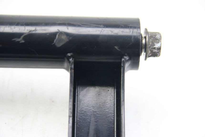 photo de SOPORTE DEL MOTOR SUZUKI SIXTEEN 125 (2008 - 2010)