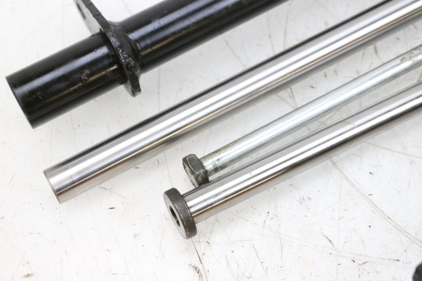 photo de SOPORTE MOTOR PIAGGIO VESPA GTS SUPER IE 125 (2009 - 2016) - Otra vista del artículo