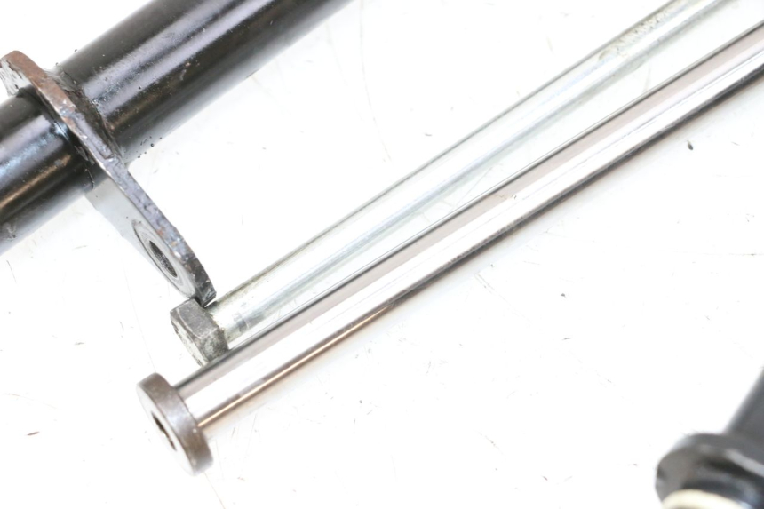 photo de SOPORTE MOTOR PIAGGIO VESPA GTS SUPER IE 125 (2009 - 2016) - Zoom sobre los componentes