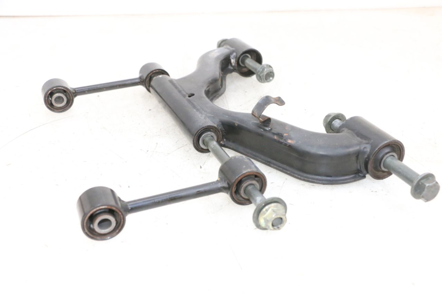 photo de SOPORTE DEL MOTOR YAMAHA XMAX X-MAX 125 (2006 - 2009) - Primer plano técnico