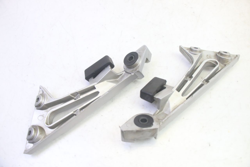 photo de MONTAJE TUBO ESCAPE YAMAHA FJR ABS 1300 (2006 - 2012) - Primer plano técnico