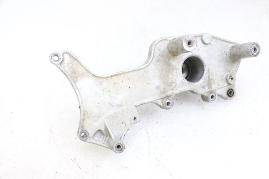 photo de MONTAJE TUBO ESCAPE SYM GTS EVO 125 (2009 - 2013) - Primer plano técnico