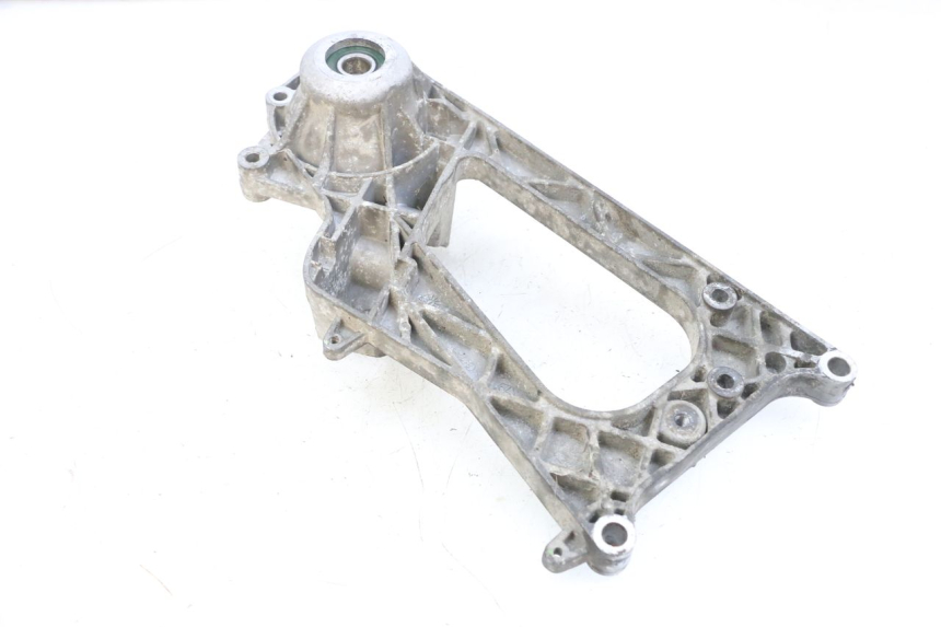 photo de SOPORTE DE ESCAPE PIAGGIO MP3 LT 400 (2007 - 2012) - Zoom estado de uso