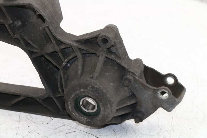 photo de SOPORTE DE ESCAPE PIAGGIO MP3 LT 400 (2007 - 2012)