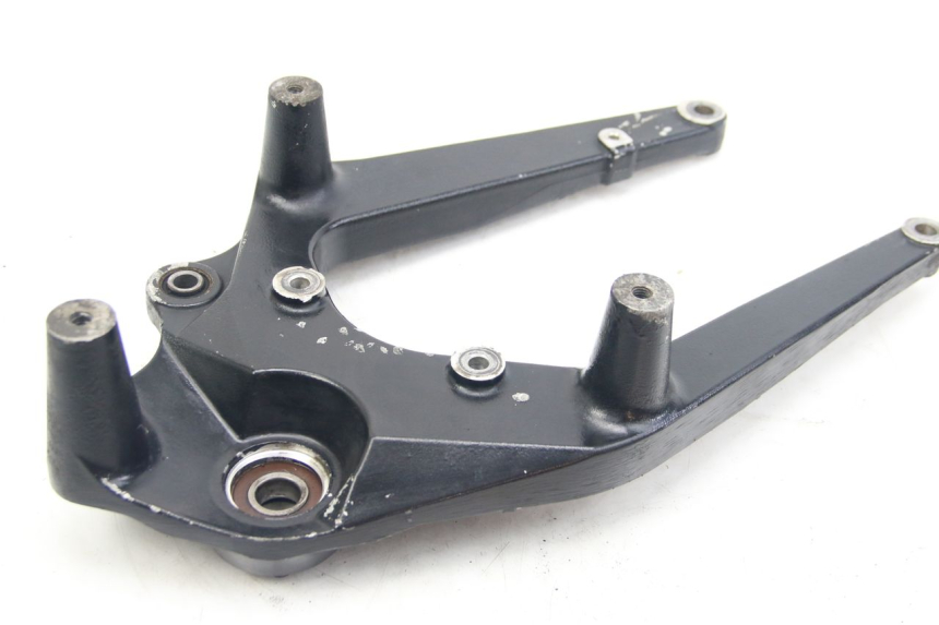 photo de SOPORTE DE ESCAPE SUZUKI SIXTEEN 125 (2008 - 2010)