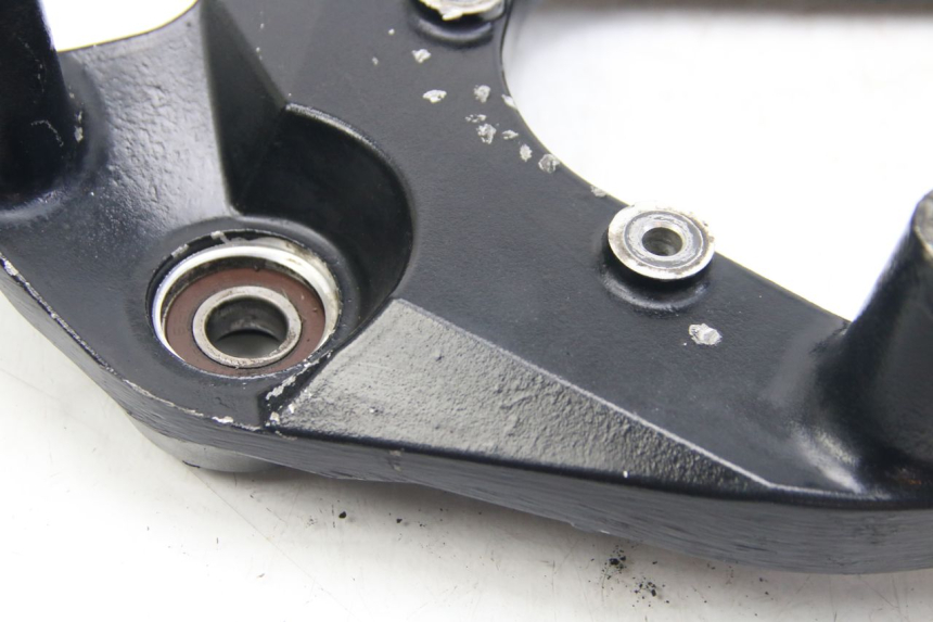 photo de SOPORTE DE ESCAPE SUZUKI SIXTEEN 125 (2008 - 2010)