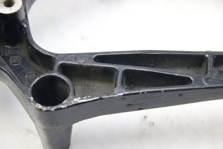 photo de SOPORTE DE ESCAPE SUZUKI SIXTEEN 125 (2008 - 2010)