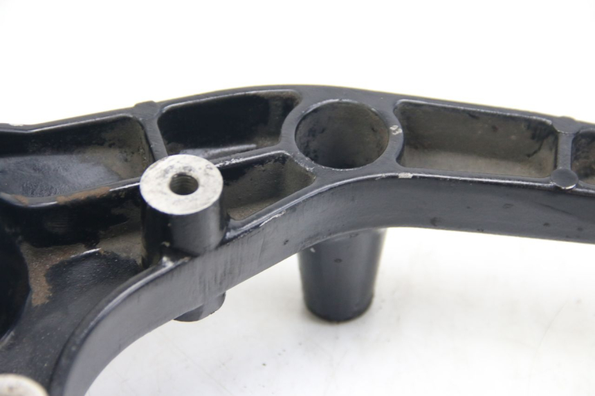 photo de SOPORTE DE ESCAPE SUZUKI SIXTEEN 125 (2008 - 2010)