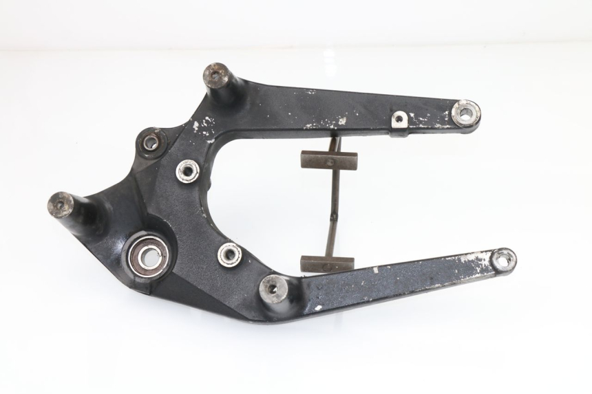 photo de SOPORTE DE ESCAPE SUZUKI SIXTEEN 125 (2008 - 2010)