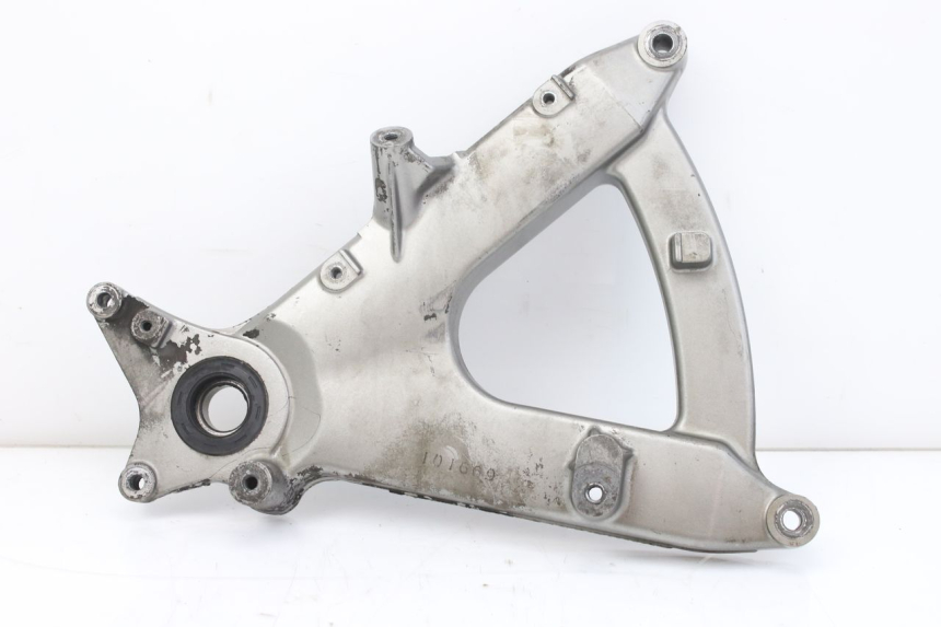 photo de SOPORTE DE ESCAPE SUZUKI AN BURGMAN 400 (2006 - 2010)
