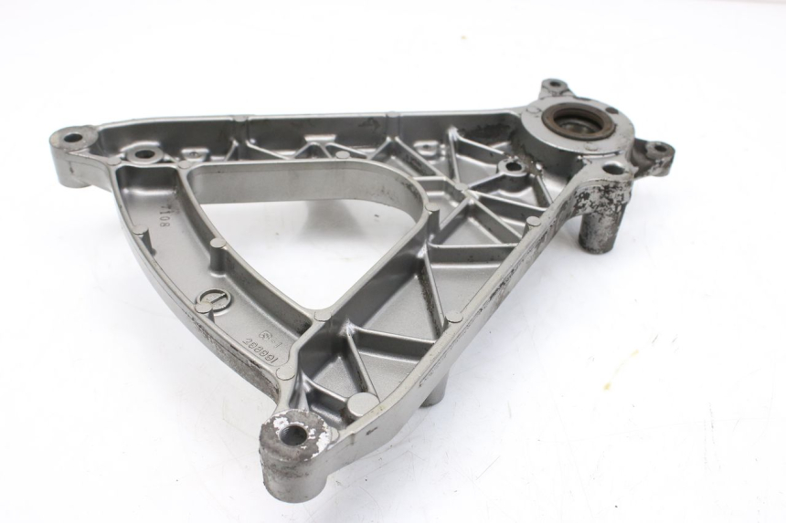 photo de SOPORTE DE ESCAPE SUZUKI AN BURGMAN 400 (2006 - 2010)