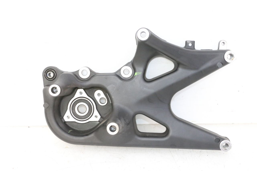 photo de MONTAJE TUBO ESCAPE YAMAHA XMAX X-MAX 125 (2021 - 2025)