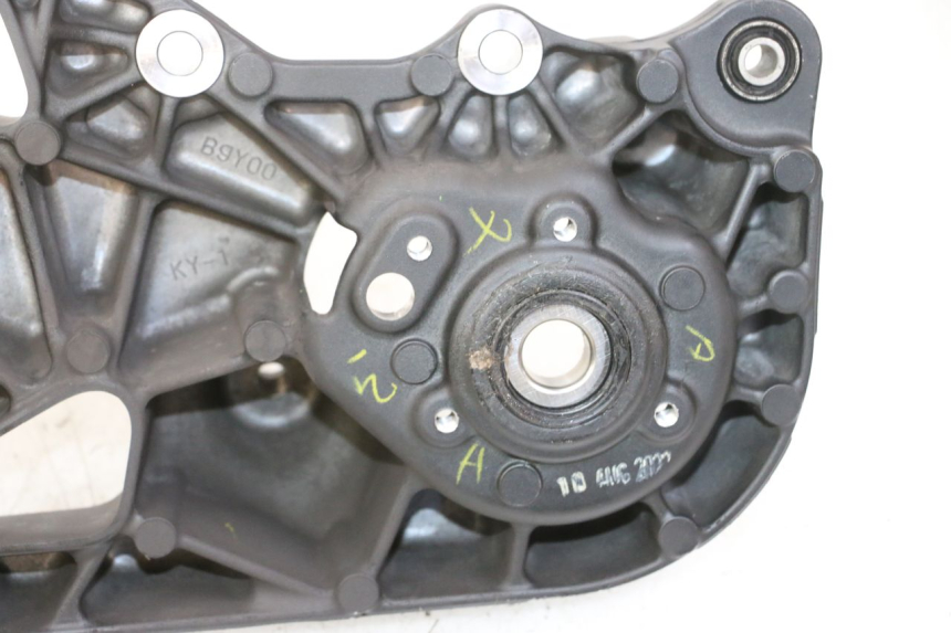 photo de MONTAJE TUBO ESCAPE YAMAHA XMAX X-MAX 125 (2021 - 2025)