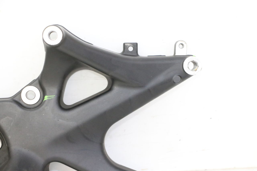 photo de MONTAJE TUBO ESCAPE YAMAHA XMAX X-MAX 125 (2021 - 2025)