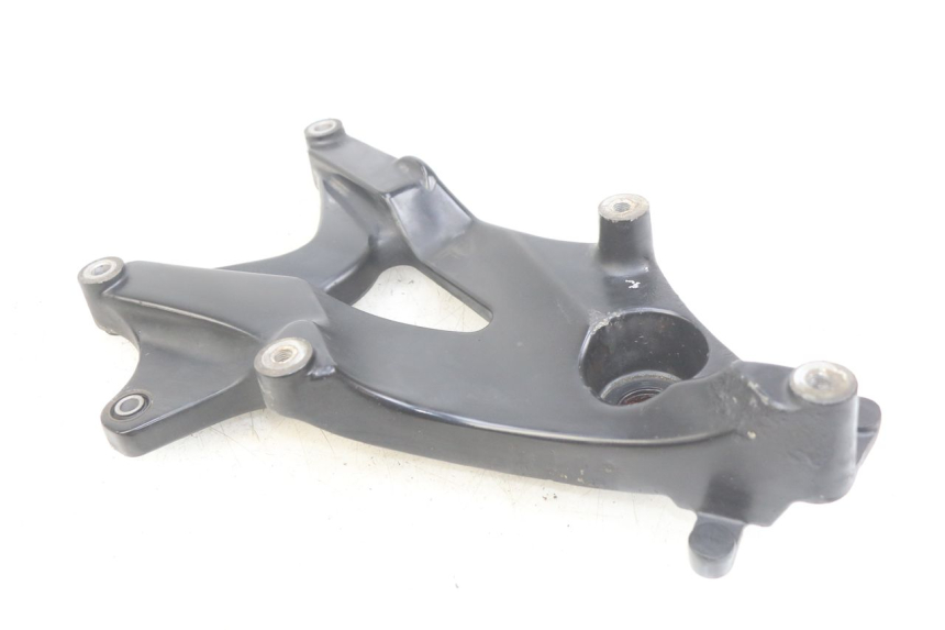 photo de SOPORTE DE ESCAPE YAMAHA HW XENTER 125 (2011 - 2017)