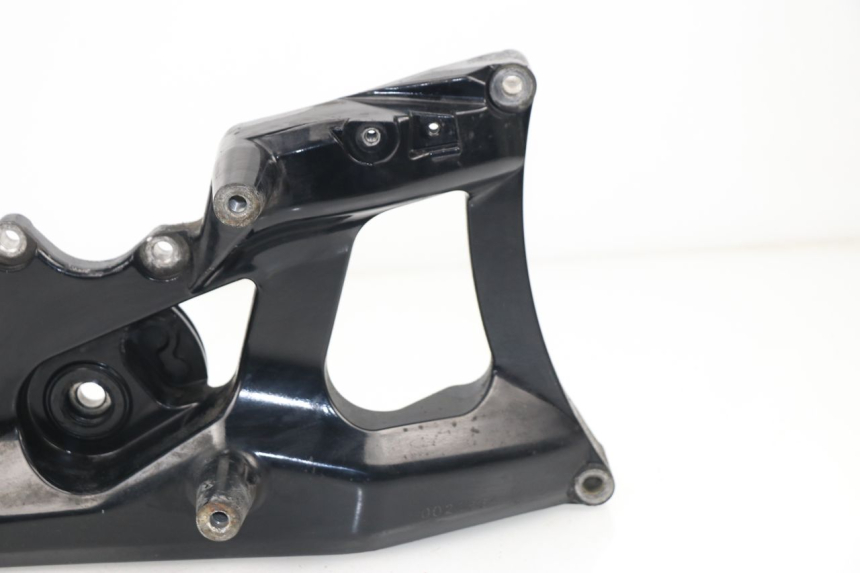 photo de SOPORTE DE ESCAPE YAMAHA YP MAJESTY 400 (2004 - 2008)