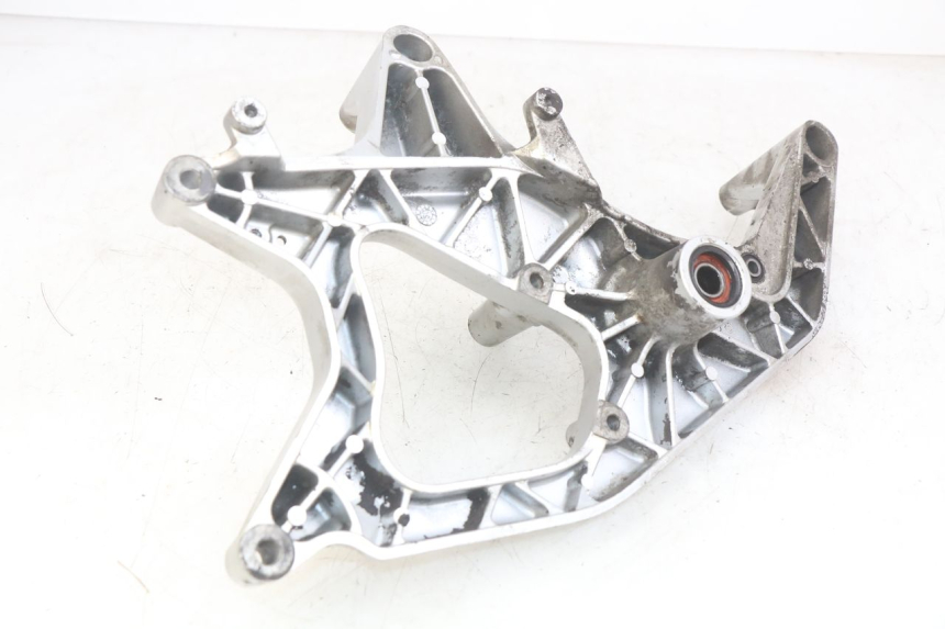 photo de SOPORTE DE ESCAPE YAMAHA YP MAJESTY 125 (2007 - 2010)