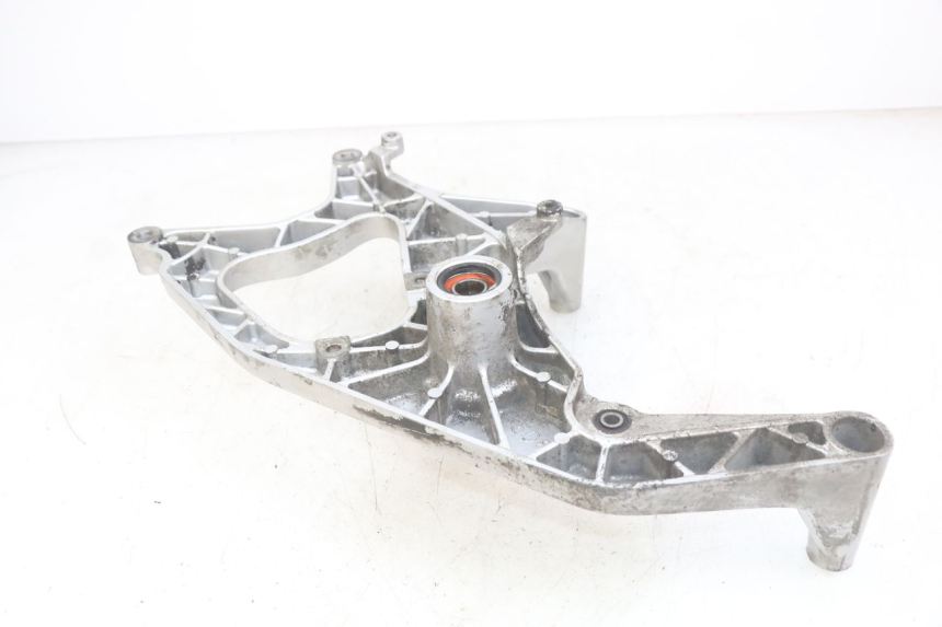 photo de SOPORTE DE ESCAPE YAMAHA YP MAJESTY 125 (2007 - 2010)