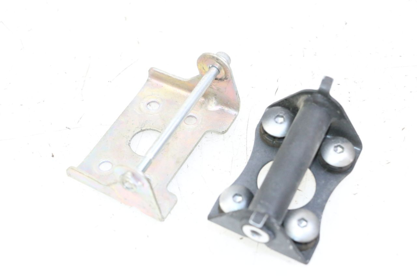 photo de SOPORTE DEPOSITO FUEL SUZUKI GSR 750 (2011 - 2017)