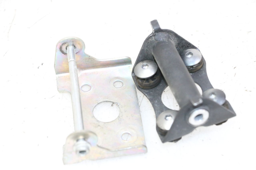 photo de SOPORTE DEPOSITO FUEL SUZUKI GSR 750 (2011 - 2017)