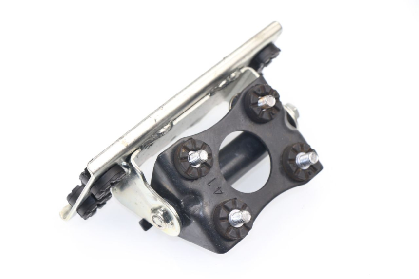 photo de SOPORTE DEPOSITO FUEL SUZUKI GSR 600 (2005 - 2012)