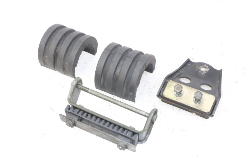 photo de SOPORTE DEPOSITO FUEL YAMAHA FZS FAZER 600 (2001 - 2003)