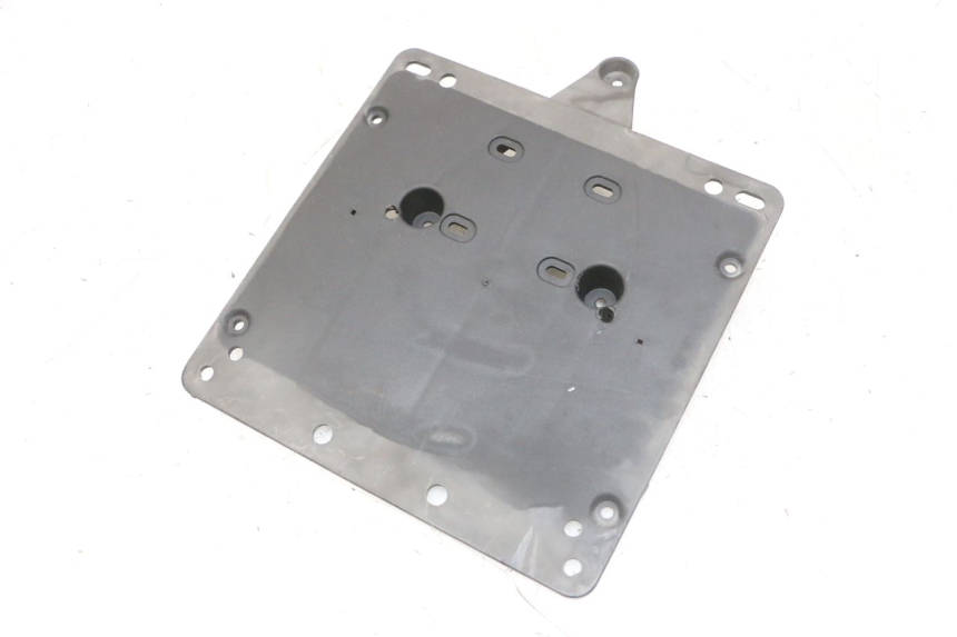 photo de PORTA MATRICULA PIAGGIO IE MP3 YOURBAN 300 (2011 - 2016)