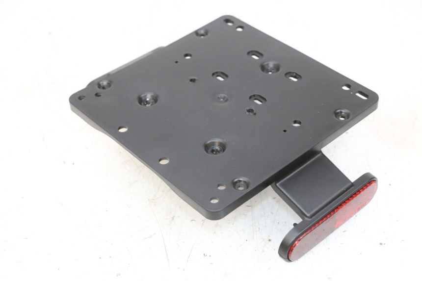 photo de PORTA MATRICULA PIAGGIO MP3 HPE 300 (2019 - 2026) - Vista principal