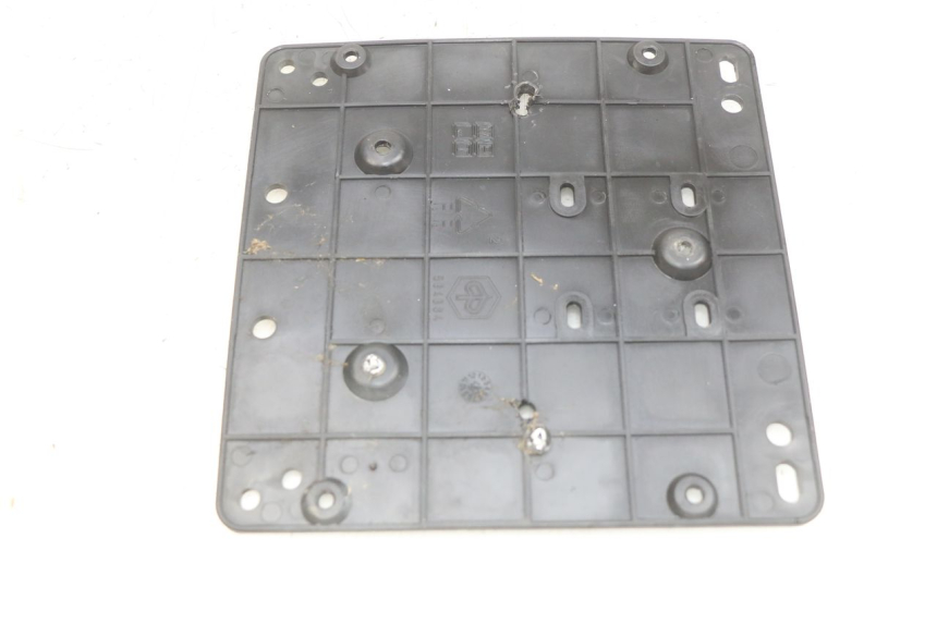 photo de SOPORTE DE MATRíCULA PIAGGIO XEVO - X EVO 125 (2007 - 2016)