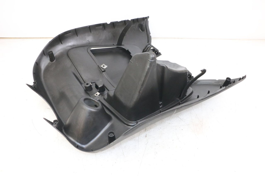 photo de TAPA FRONTAL INTERIOR APRILIA SCARABEO GT 125 (1999 - 2007)