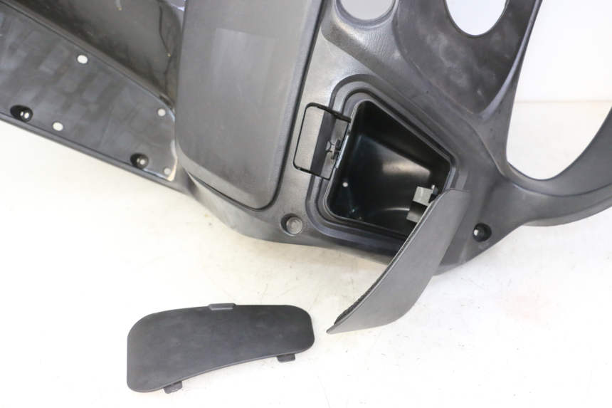 photo de PANEL INTERIOR SUZUKI BURGMAN 125 (2007 - 2014)