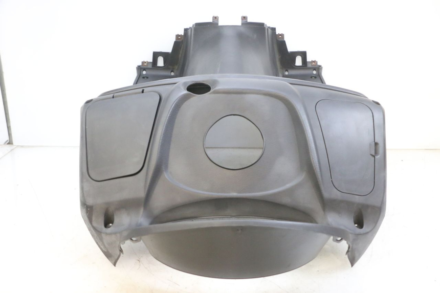 photo de PANEL INTERIOR SUZUKI BURGMAN 125 (2007 - 2014) - Primer plano de alta resolución