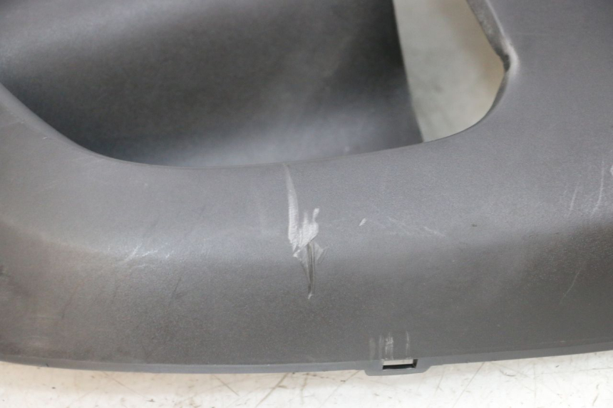 photo de TAPA FRONTAL INTERIOR SEGWAY NINEBOT E125S 1 (2022 - 2026) - Zoom sobre los componentes