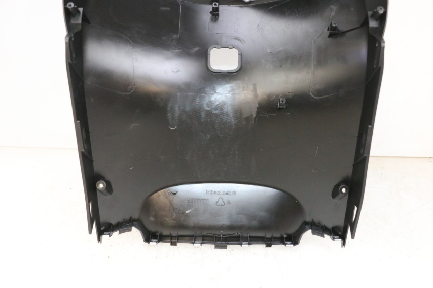 photo de TAPA FRONTAL INTERIOR SEGWAY NINEBOT E125S 1 (2022 - 2026) - Detalles de los puntos de fijación