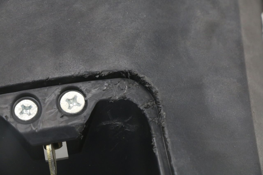 photo de TAPA FRONTAL INTERIOR LONGJIA EASY MAX 125 (2020 - 2024)