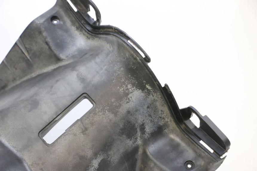 photo de TAPA FRONTAL INTERIOR MBK FLAME X 125 (2007 - 2016) - Perfil de la pieza de repuesto