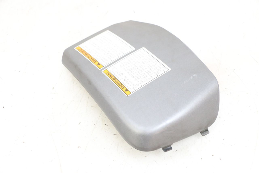 photo de TAPA FRONTAL INTERIOR SUZUKI BURGMAN 650 (2013 - 2020)