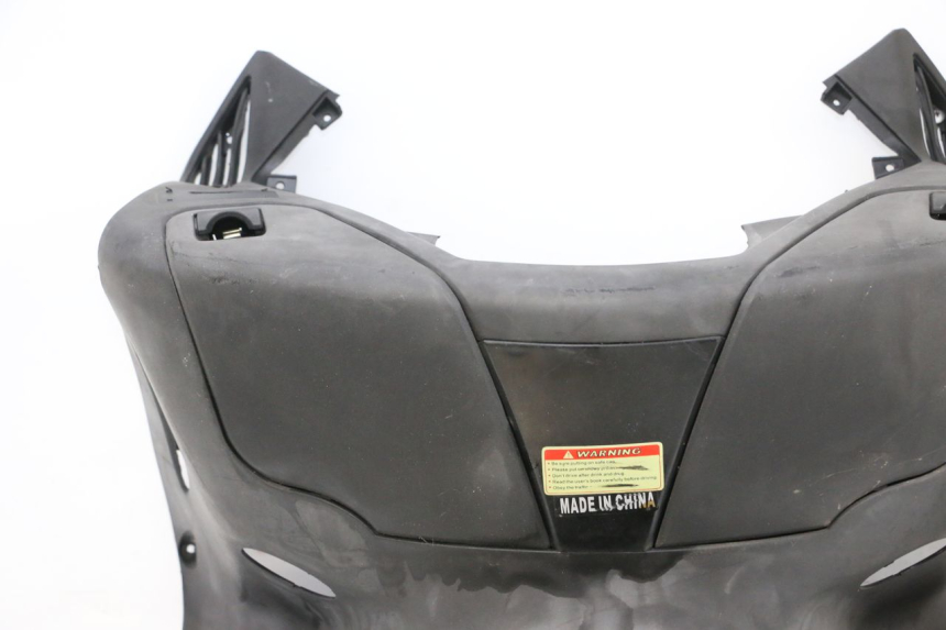 photo de TAPA FRONTAL INTERIOR JM MOTORS GTS 125 (2015 - 2019) - Enfoque en la estructura