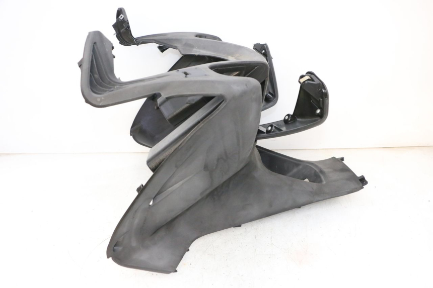 photo de TAPA FRONTAL INTERIOR JM MOTORS GTS 125 (2015 - 2019) - Marcados y referencias originales