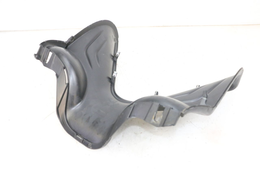 photo de TABLERO INTERIOR INFERIOR PIAGGIO FLY 4T 50 (2013 - 2017) - Primer plano técnico