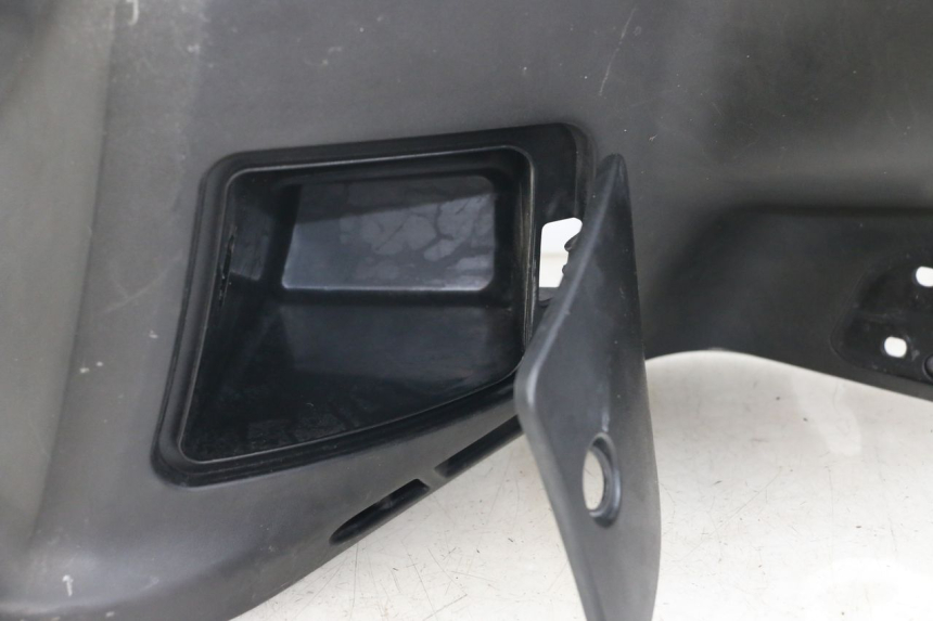 photo de TAPA FRONTAL INTERIOR KYMCO XCITING 250 (2006 - 2009)