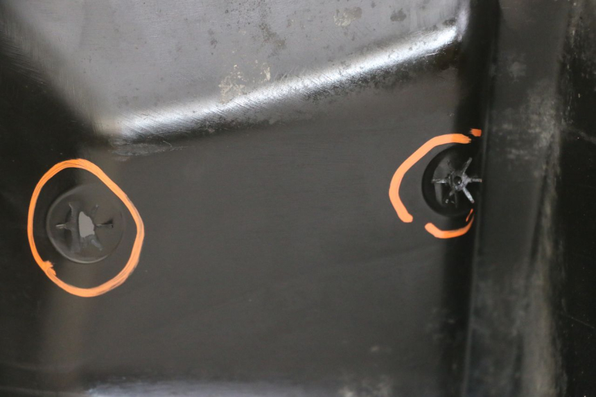 photo de TAPA FRONTAL INTERIOR PIAGGIO MP3 LT 400 (2007 - 2012)