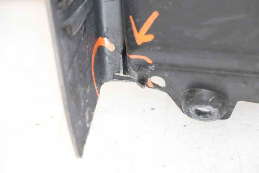 photo de TAPA FRONTAL INTERIOR PIAGGIO MP3 RL 250 (2007 - 2010)