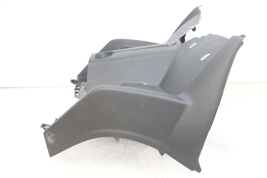 photo de TAPA FRONTAL INTERIOR PIAGGIO MP3 500 (2016 - 2018) - Zoom sobre los componentes