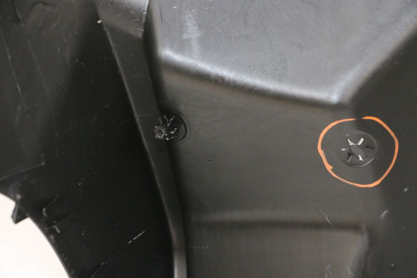 photo de TAPA FRONTAL INTERIOR PIAGGIO MP3 500 (2016 - 2018) - Estado de la superficie y material