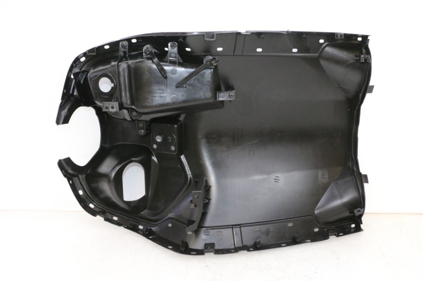 photo de TAPA FRONTAL INTERIOR YAMAHA NEO'S CORE 1 (2022 - 2026) - Detalle de la pieza