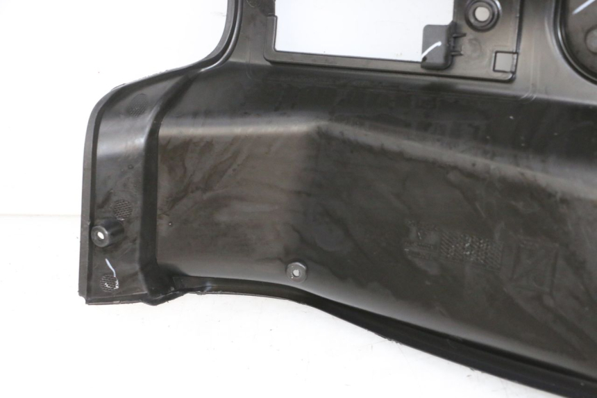 photo de TAPA FRONTAL INTERIOR PIAGGIO NEW TYPHOON 50 (2018 - 2021) - Primer plano de alta resolución