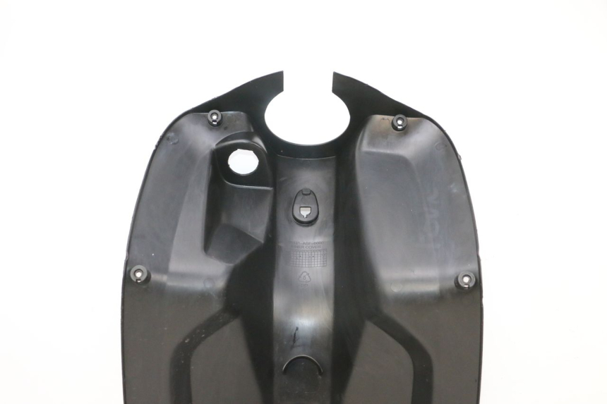 photo de TAPA FRONTAL INTERIOR SYM ORBIT 2 50 (2008 - 2014) - Zoom estado de uso