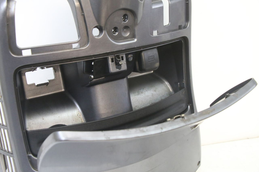 photo de TAPA FRONTAL INTERIOR PIAGGIO VESPA GRANTURISMO 125 (2003 - 2007)